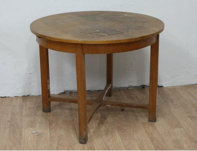 Старинный круглый стол
