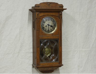 Настенные часы с боем Gustav Becker