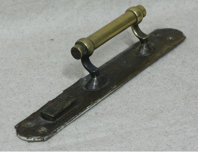Старинная латунная дверная ручка