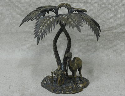 Бронзовая статуэтка пальма с верблюдом