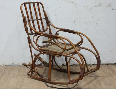 Старинная кресло-качалка