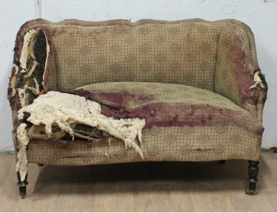 Старинный покрывной диван