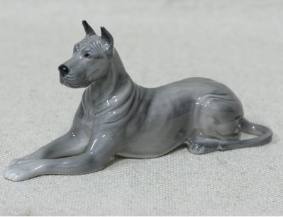 Фарфоровая статуэтка Собаки
