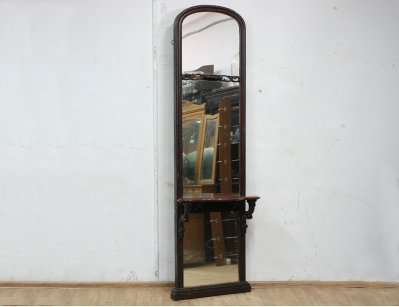 Простеночное зеркало с консолью