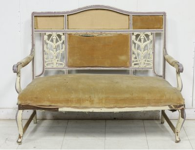 Старинный диван модерн