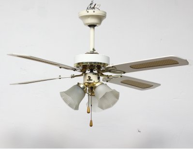 Потолочный вентилятор-светильник