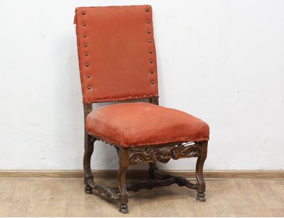 Большой старинный дубовый стул-трон