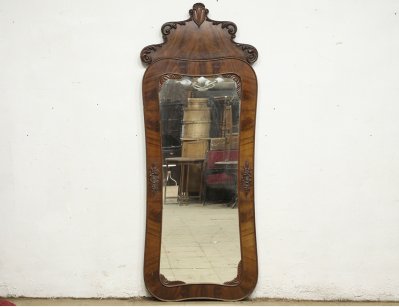 Высокое антикварное ореховое зеркало